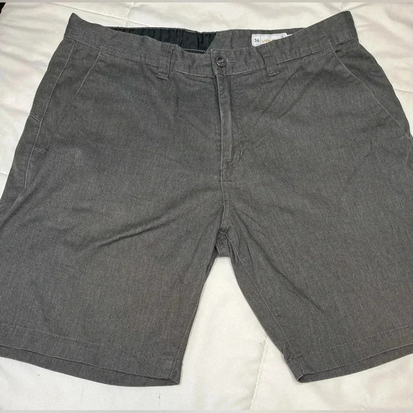 Volcom True to This Modern Fit Chino Shorts in Gray - Picture 1 of 4